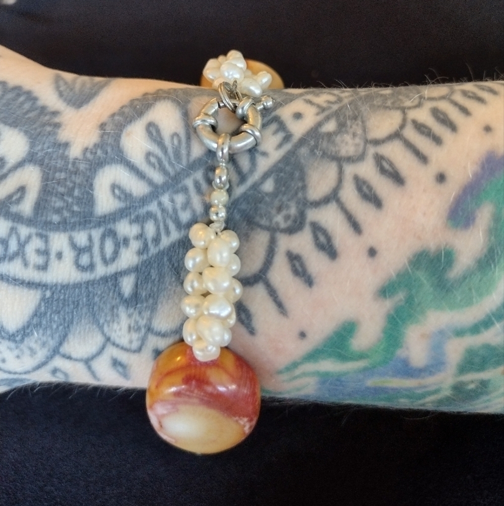 Handcrafted Shell And Pearl Bracelet - Picture 8 of 11